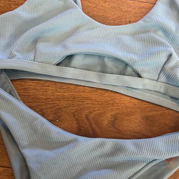 large bikini set - Picture 4 of 4